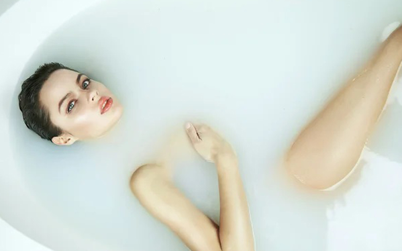 Bathing women.